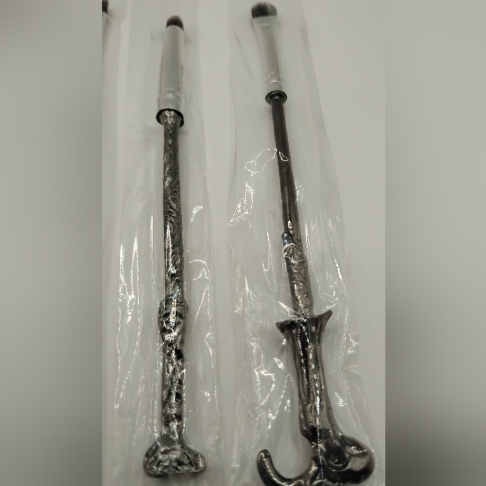 Storybook Cosmetics Harry Potter Brush Set With Velvet Bag - Picture 7 of 8